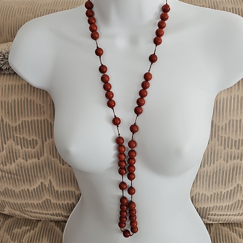 Vintage Red Jasper Hand-knotted Beaded Necklace - Picture 3 of 7